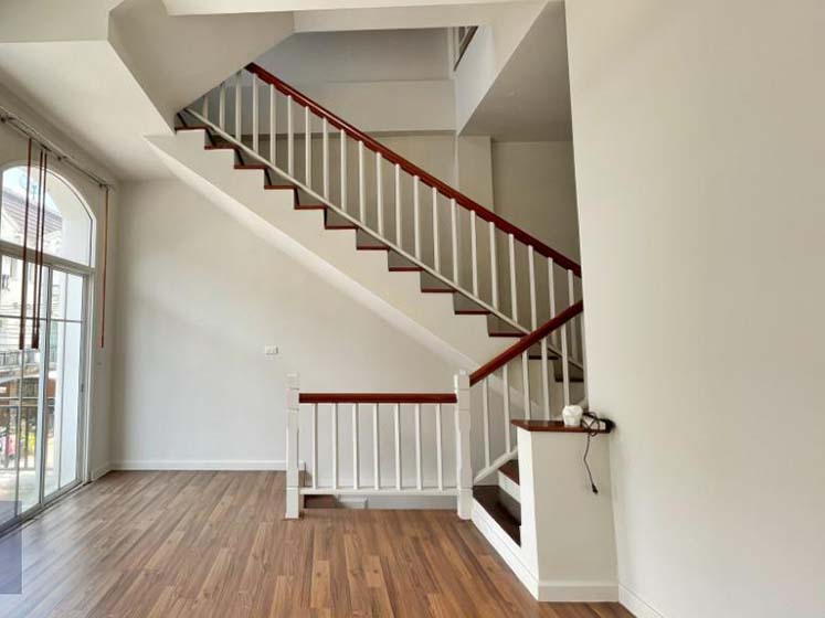 Townhouse in Rama 9 